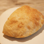 LIAISON - ランチコース 9680円 の自家製パン