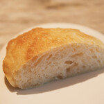 LIAISON - ランチコース 9680円 の自家製パン