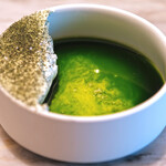 LIAISON - ランチコース 9680円 のケールのオイルとホワイトバルサミコを効かせたホイップバター