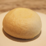 LIAISON - ランチコース 9680円 の自家製パン