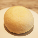 LIAISON - ランチコース 9680円 の自家製パン