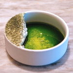 LIAISON - ランチコース 9680円 のケールのオイルとホワイトバルサミコを効かせたホイップバター