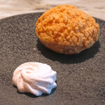 LIAISON - ランチコース 9680円 の柚子と苺のマシュマロ、濃厚なカスタードクリーム