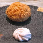 LIAISON - ランチコース 9680円 の柚子と苺のマシュマロ、濃厚なカスタードクリーム