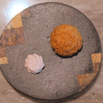 LIAISON - ランチコース 9680円 の柚子と苺のマシュマロ、濃厚なカスタードクリーム