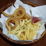 メディアカフェ ポパイ - 料理写真:よくばりオニオン&ポテト Mサイズ