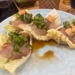 あじ平今里 - 厚切りてっさにニンニクチップ