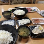 塩釜仲卸市場 マイ海鮮丼コーナー - 