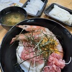 塩釜仲卸市場 マイ海鮮丼コーナー - 