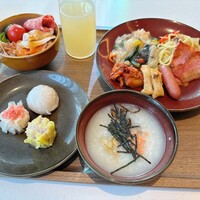 モダンチャイニーズブラッセリ― HALOW - 