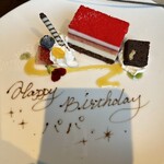 347CAFE＆LOUNGE - 誕生日プレートは花火付きで運ばれてきます