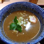 らー麺土俵 鶴嶺峰 - 程よい濃さのつけ汁。