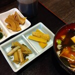 竜門 - 副菜 4品。具沢山のお味噌汁。