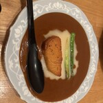 南青山　いと家　 - この周りの白と茶色のソースが絶品でした。