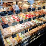 アントアント - 店頭ショーケース