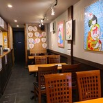 京氷菓 つらら - 店内テーブル席の様子～!!( ^o^)ﾉ