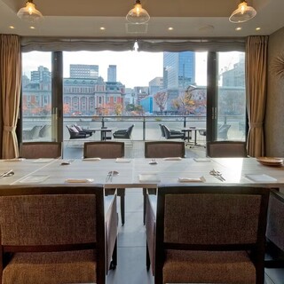 5名様以上8名様までの完全個室
                                          ※4名以下利用は同室に他グループ案内の可能性有