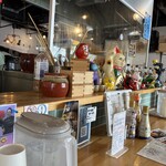 たき火炉端 雨やどり - 店内