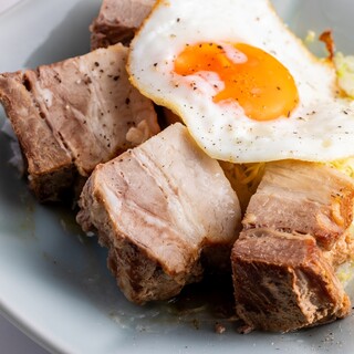 名物【とろとろ豚角煮エッグ】