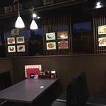 鴻福餃子酒場 - 店内