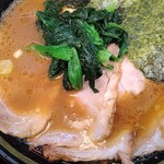 大輝家直伝 家系ラーメン 大﨑家 末広町店 - 燻製チャーシューメン