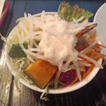 ひこうせん - 大ぶりなかぼちゃやダイコンの入ったサラダ