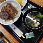 川安 - こちらは上うな丼　
      追加料金100円で肝吸い変更なのは
      名古屋では考えられないくらい安い
