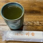 川安 - お茶も、美味しい♡
      テーブルも椅子も昔のままで
      とても懐かしいです