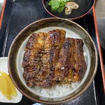 川安 - 特上うな丼　ごはんのあいさにも
      鰻が挟まってます