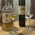 Il Lato - 食後のグラッパ、左側 Berta VILLA PRATO Acquavite di Vino 樽熟成感はあるが優しい味、右側 Rovero
      Ciabot Mentin Ginestra 果実感あった