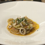 Il Lato - ヤリイカとふきのとうのオレキエッティ、生パスタと思うが結構アルデンテ、季節を先取りした爽やかな苦味で秀逸なソース