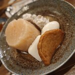 炉端とおでん 呼炉凪来 - 出汁しみしみのおでん