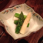 和食　貴山 - アスパラ２種茹であげ（６３０円）２０１３年５月（らるふの料理）