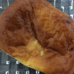 アルティザン - 特製クリームパン（１６０円）。