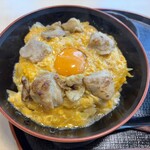 森の芽ぶき たまご舎 - 料理写真:炭火焼鳥と生みたて卵の親子丼