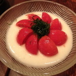 和食　貴山 - 冷しフルーツトマト新玉ねぎドレッシング（６３０円）２０１３年７月（らるふの料理）