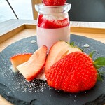 明城ファーム 直売所 - 料理写真:いちごミルクプリン