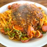 夢の中へ - 料理写真:ナポのミートソース掛け
ソーセージとピーマンがアクセントでうまっ