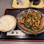 櫻蘭 - 肉とピーマン炒め＆ライス