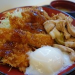 ROYAL - （2014/10月）「榛名鶏のカツと鶏すき丼」アップ写真