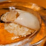 鮨やまか - 牡蠣の漬け