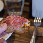 クッカーニャ - サラミをのっけて