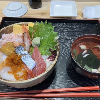 小松水産の海鮮丼_1