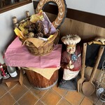 きっちんハウスカントリー - 店舗入口の置物