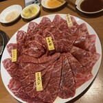 炭火焼肉ホルモン まるは - 