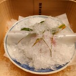 緒方 - 雪笹(明石の白甘鯛、平目)、醤油、おろしポン酢