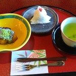 菊華荘 - 大学芋、雪中苺