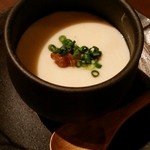 四一一 - 茶碗蒸し。ペロリ。上に乗ってる梅肉が良いアクセント。