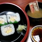 Sapporokanihonke - ランチの枝幸会席より 本タラバかに太巻寿司とかに汁