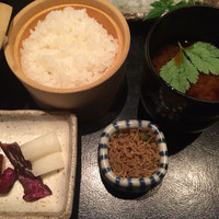 京やきにく 弘 八坂邸 - 自家製ちりめん山椒ご飯 赤出汁 